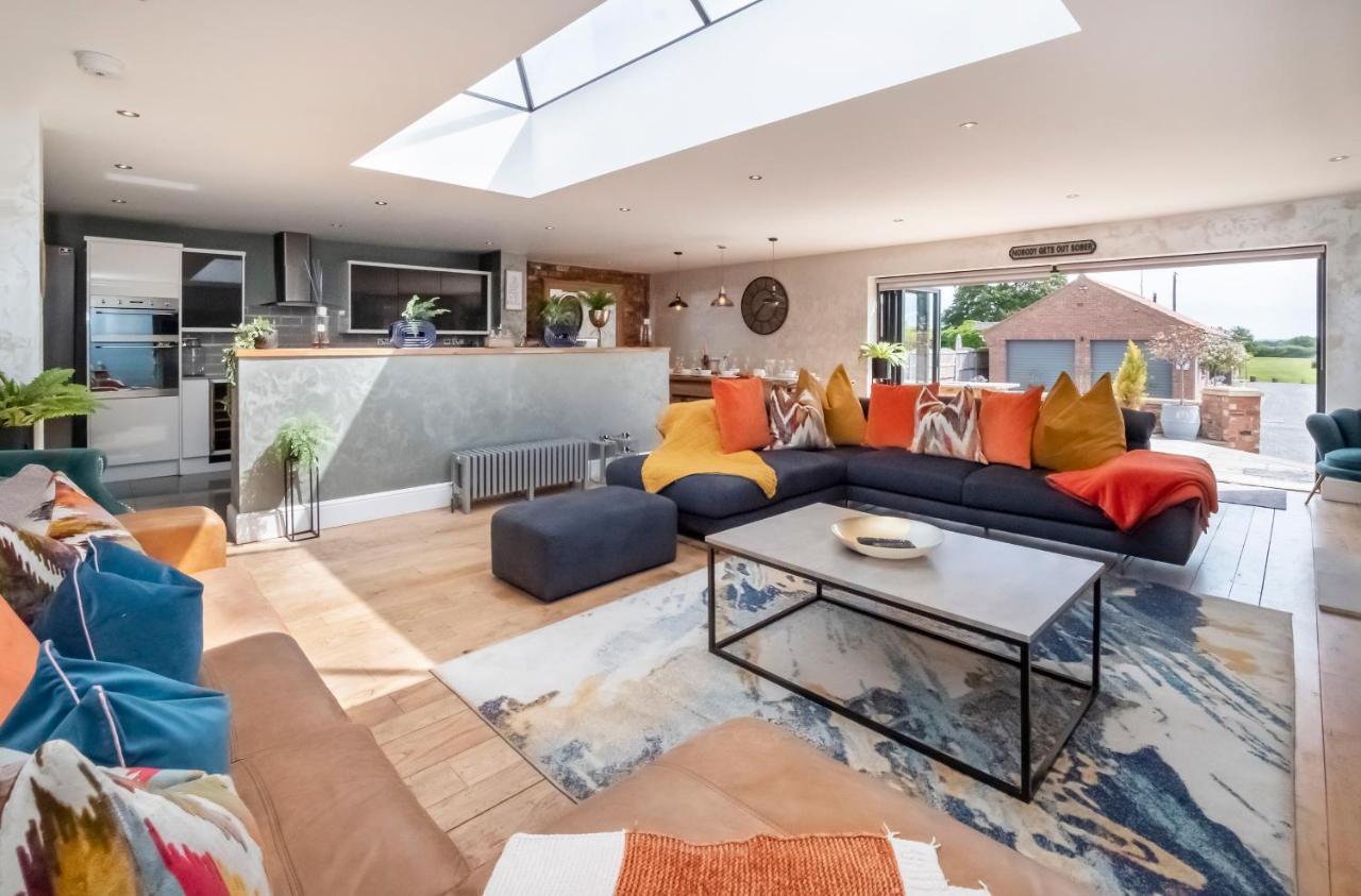The Stables Luxury House With Hot Tub Apartment York Exterior photo