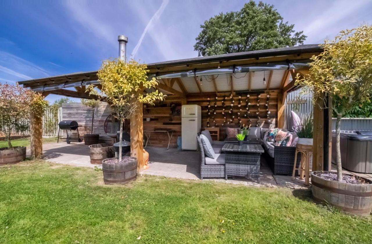 The Stables Luxury House With Hot Tub Apartment York Exterior photo