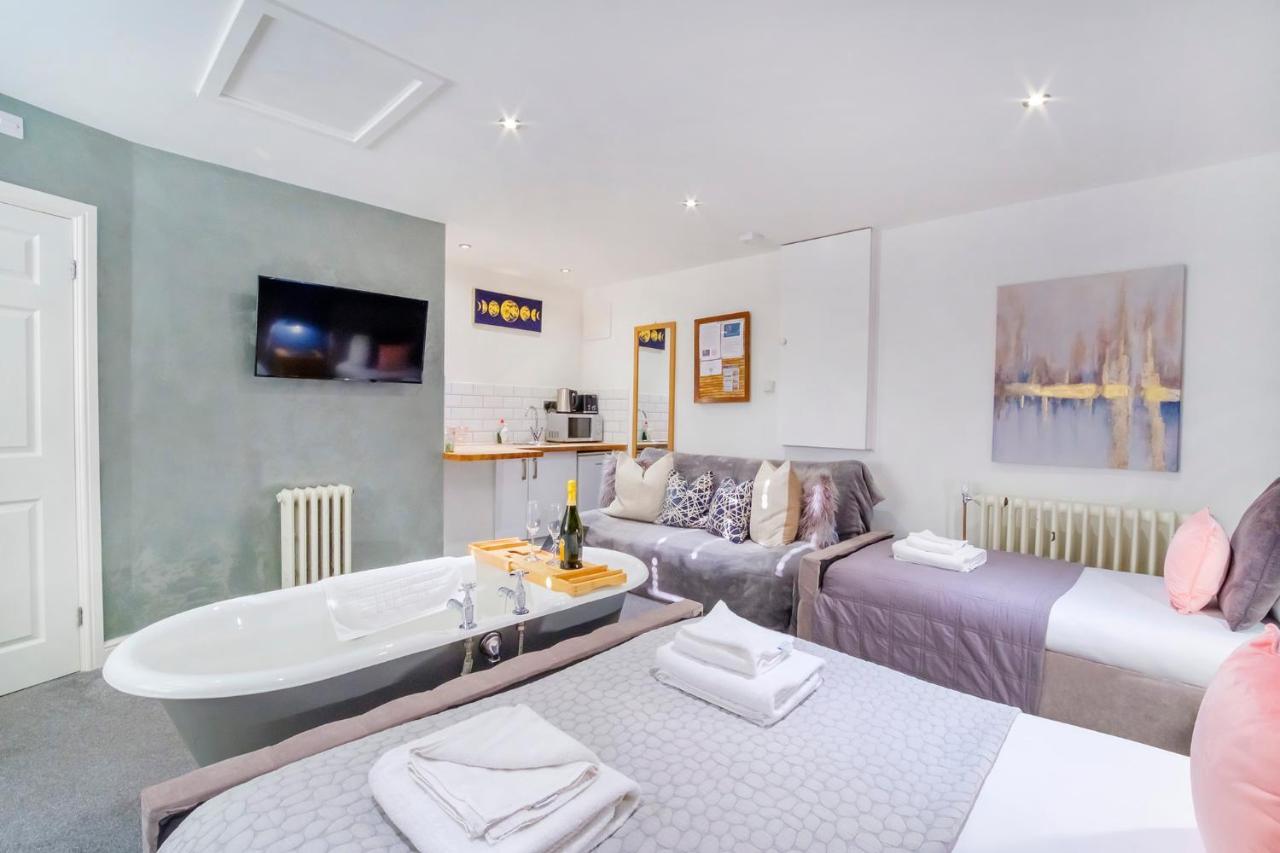 The Stables Luxury House With Hot Tub Apartment York Exterior photo