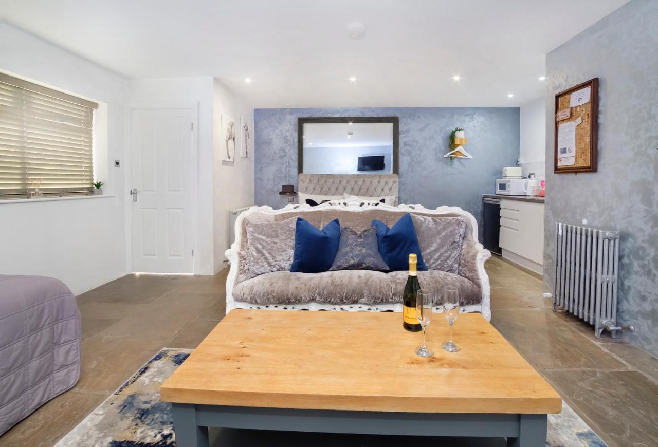 The Stables Luxury House With Hot Tub Apartment York Exterior photo